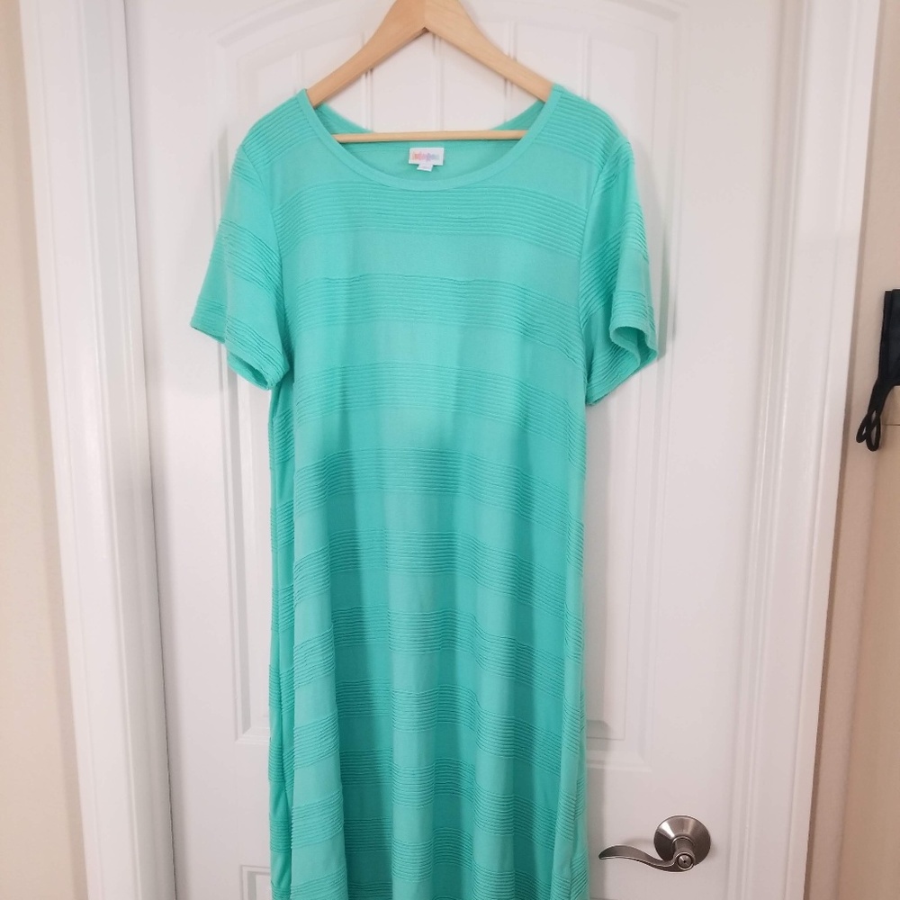 XL Carly - Lularoe - Mint Pintuck/Ruffle